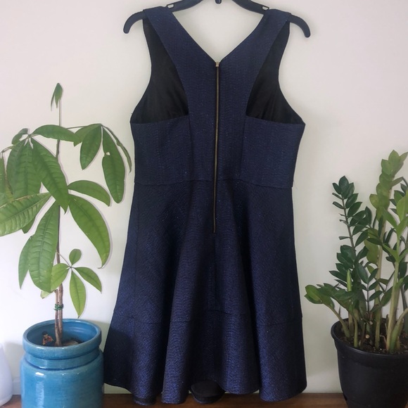 Formal dress deep navy blue with metallic thread - Picture 5 of 7